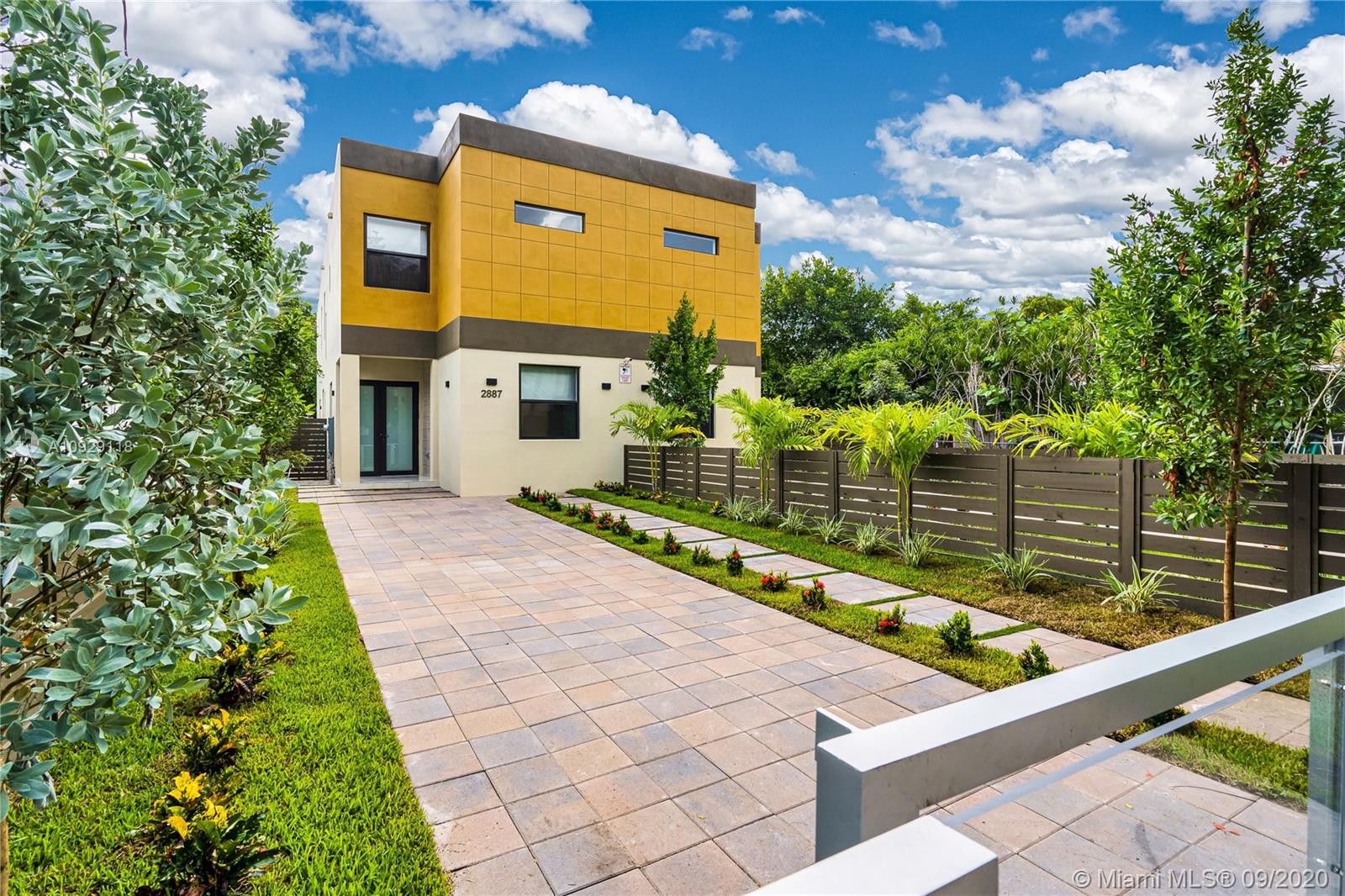 AVALON SUB - Residential Lease