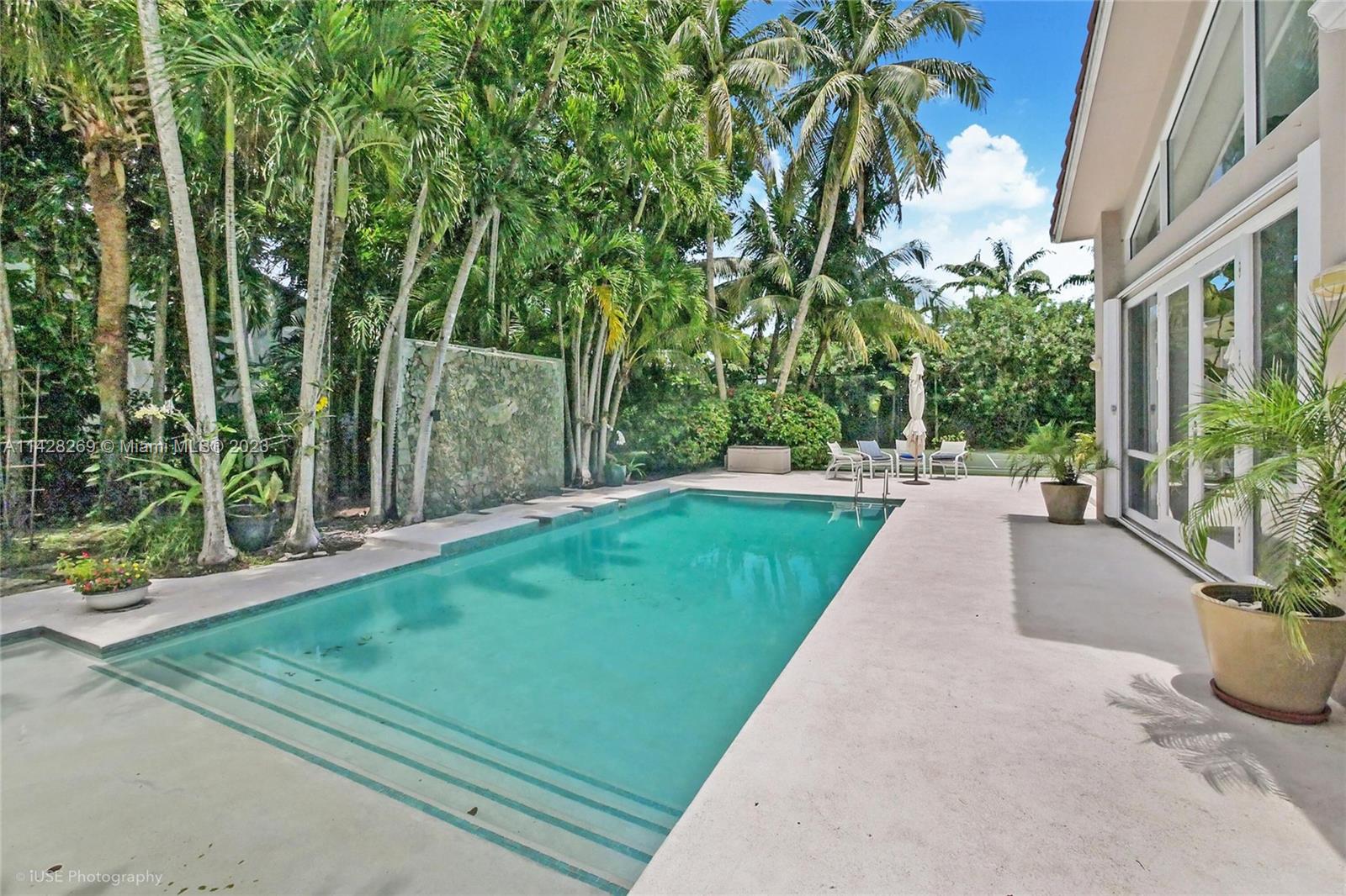 MARTIN SUBURBAN ACRES - Residential