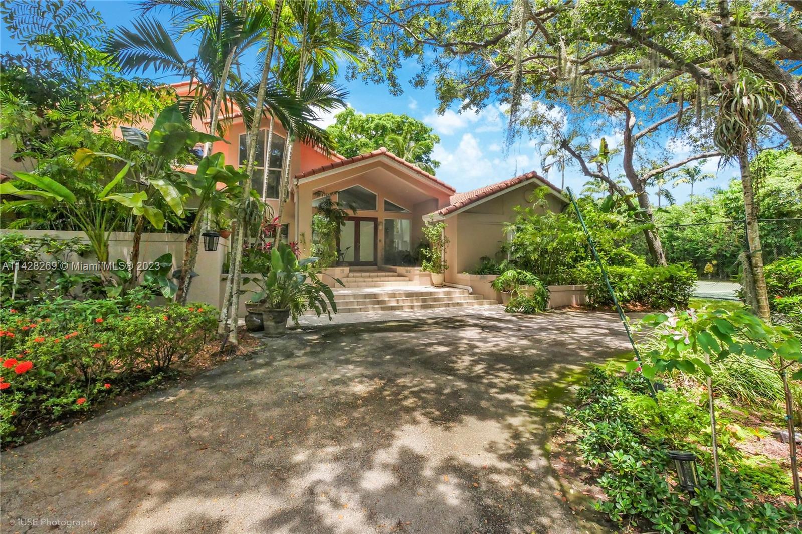 MARTIN SUBURBAN ACRES - Residential