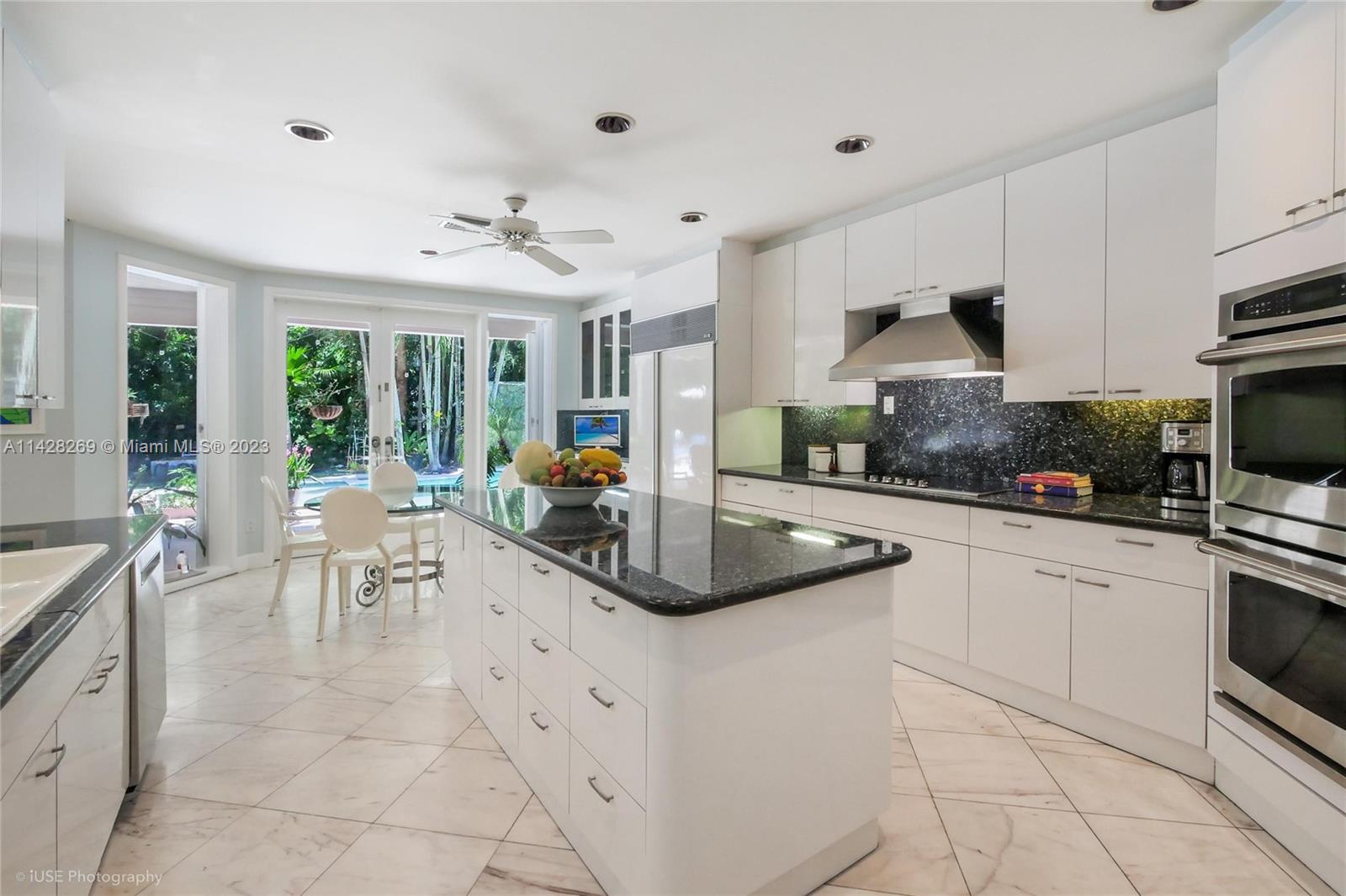 MARTIN SUBURBAN ACRES - Residential