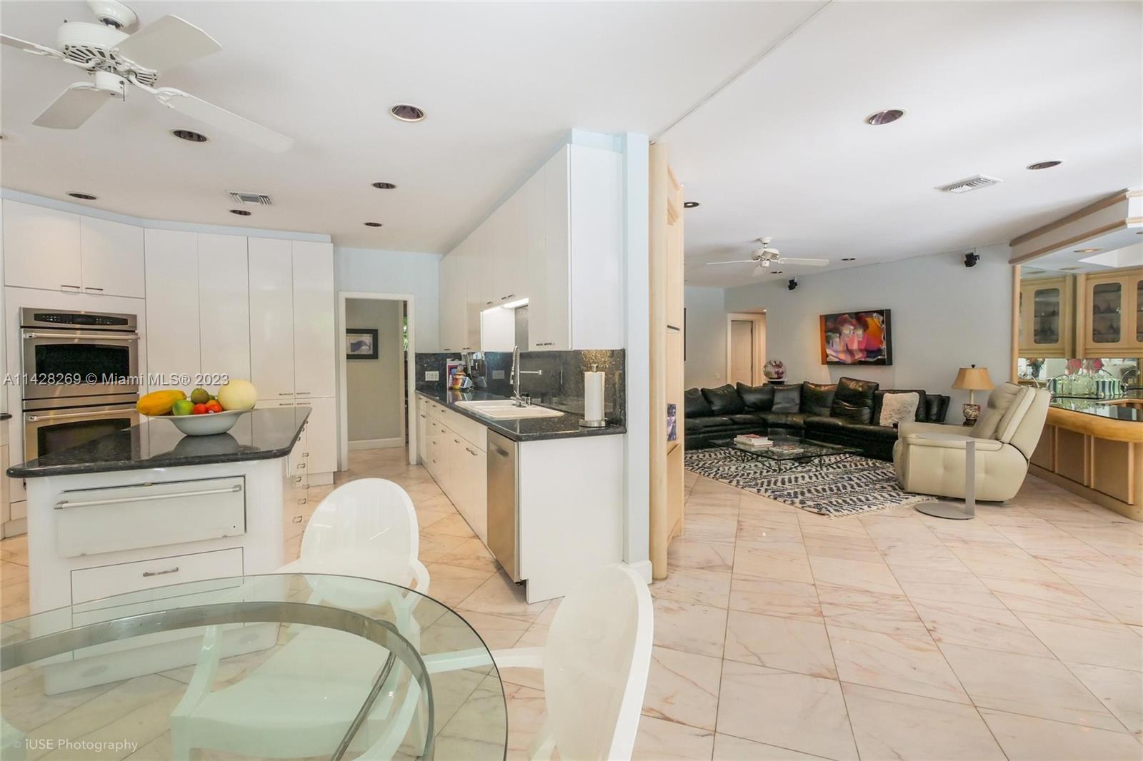 MARTIN SUBURBAN ACRES - Residential