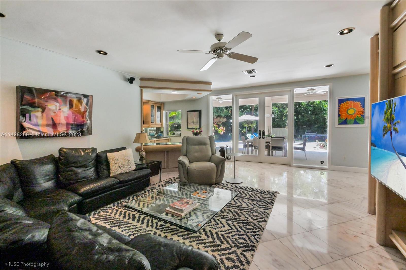 MARTIN SUBURBAN ACRES - Residential