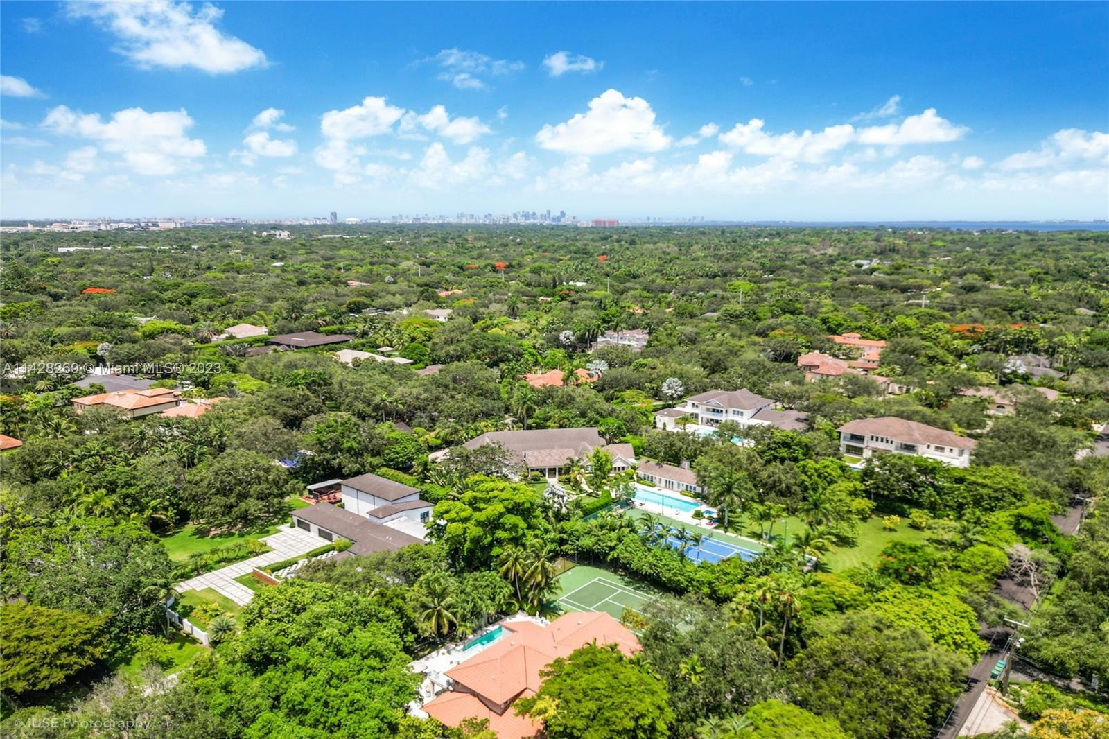 MARTIN SUBURBAN ACRES - Residential