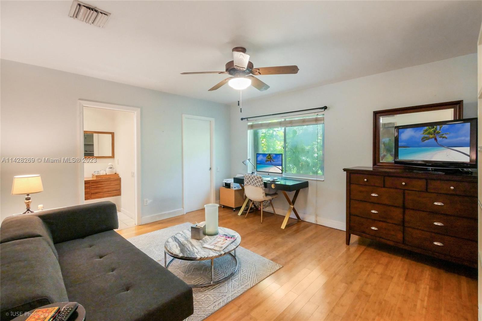 MARTIN SUBURBAN ACRES - Residential