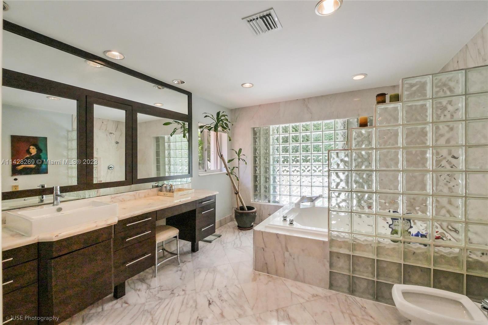 MARTIN SUBURBAN ACRES - Residential