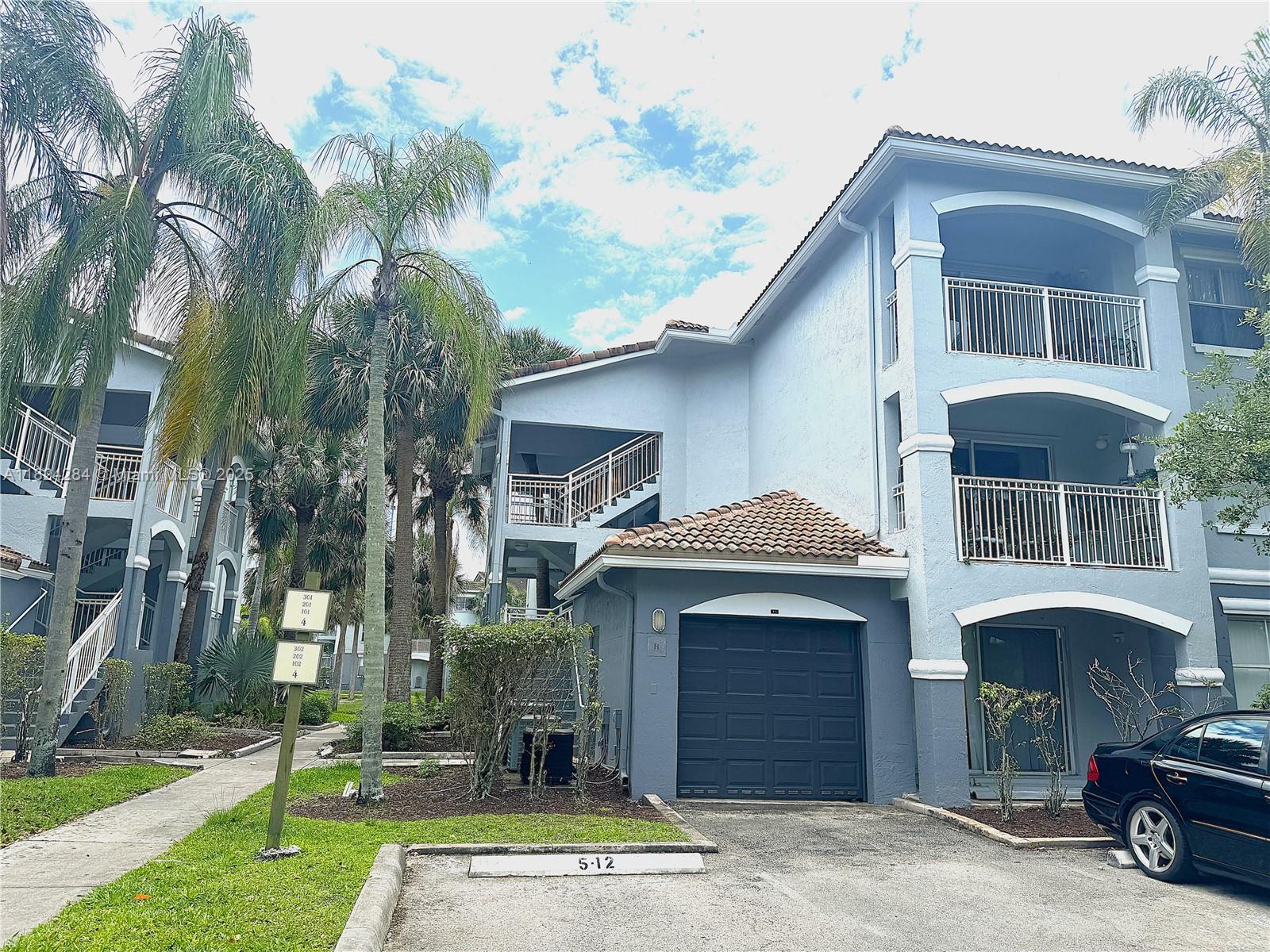 9650 Nw 2nd St 4-301, Pembroke Pines, Miami-Dade County, Florida - 2 Bedrooms  
2 Bathrooms - 