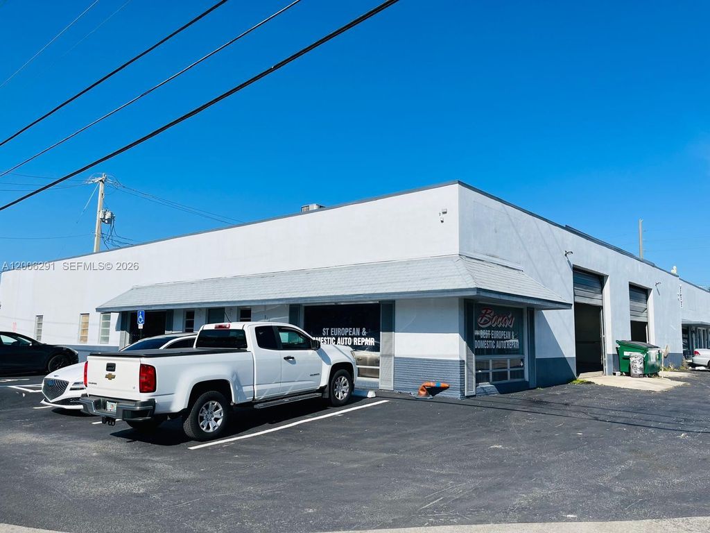 Photo of 810 NW 1st Ave, Boca Raton, FL 33432 (MLS # A12006291)