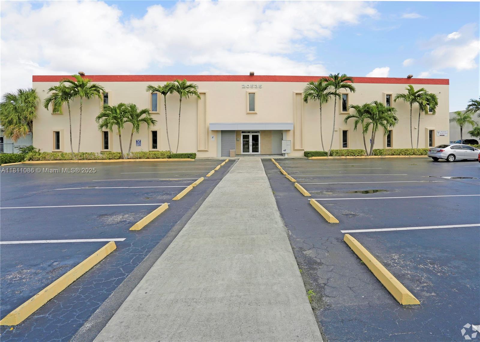 Property Features
• Aggressive lease rates
• Prime location on NW 2nd Avenue
• Secured building with 24-hour access
• Abundant parking - 4/1,000 square feet
• Locally owned and professionally managed
Location Features
• Prominent frontage and exposure
• Daily traffic count over 60,000 vehicles per day
• Convenient access to
» Florida’s Turnpike
» Interstate 95
» State Road 84
• Nearby restaurants and shopping
• Minutes from both the
» Fort Lauderdale International Airport (FTL)
» Miami-Opa Locka Executive Airport (OPF
