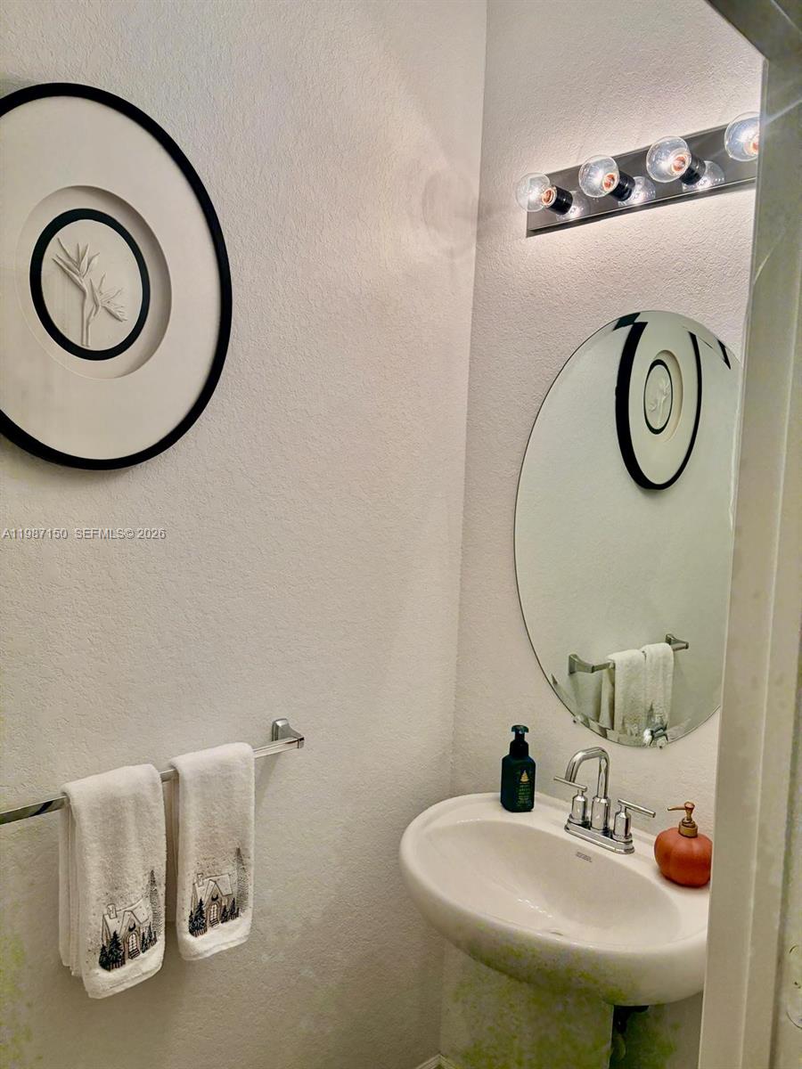 CRICKET CLUB - Residential Lease