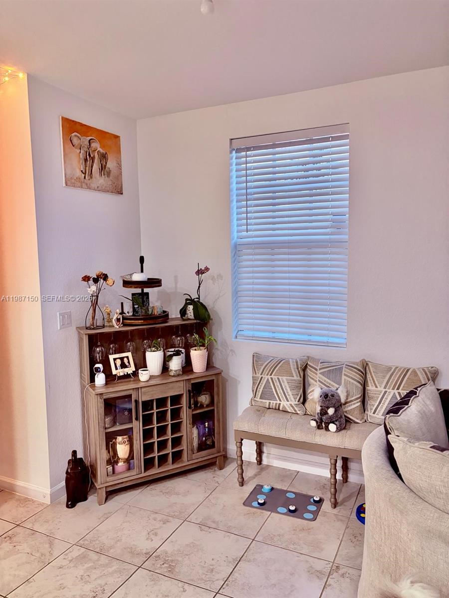 CRICKET CLUB - Residential Lease