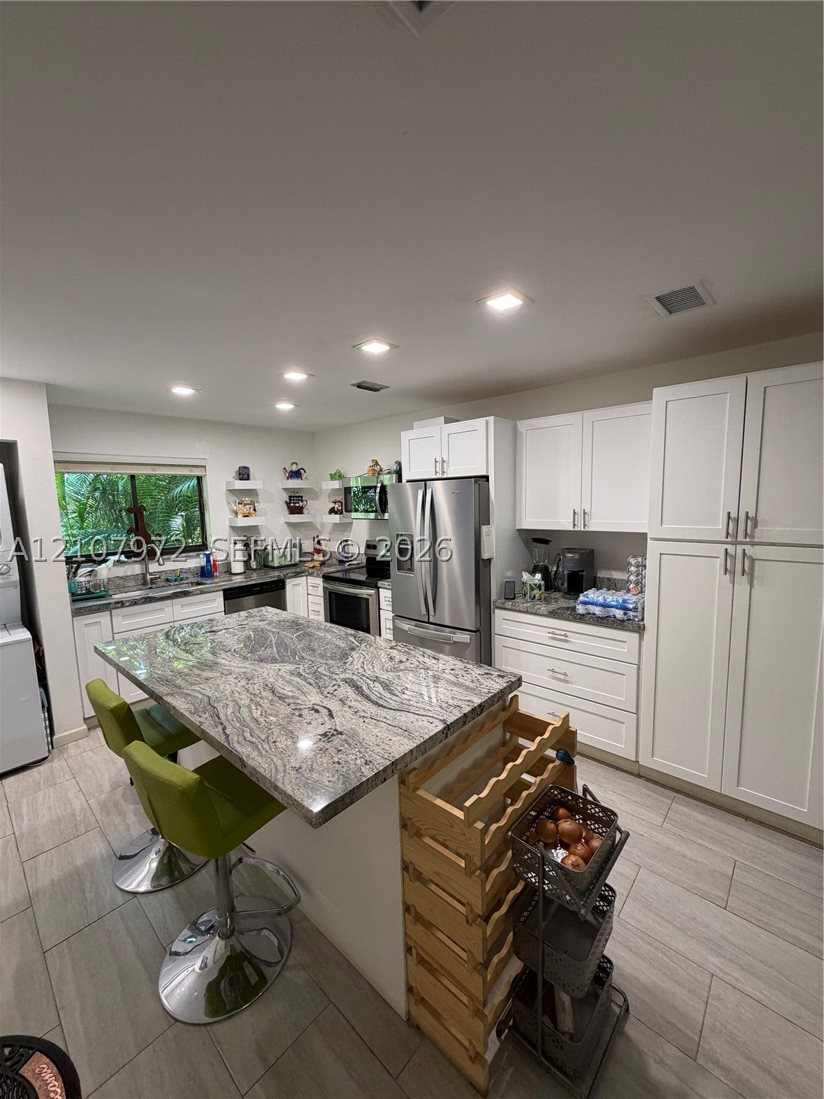 1000 NW N River Dr 20