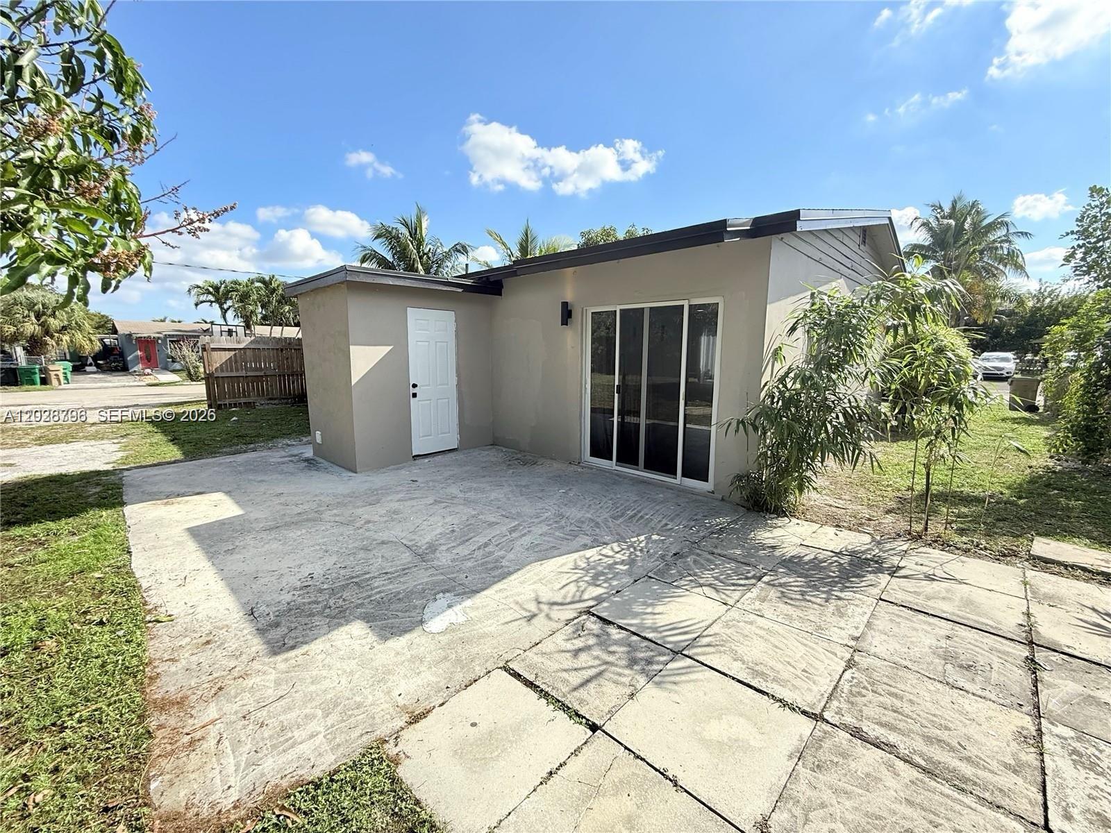 7821 NW 30th St