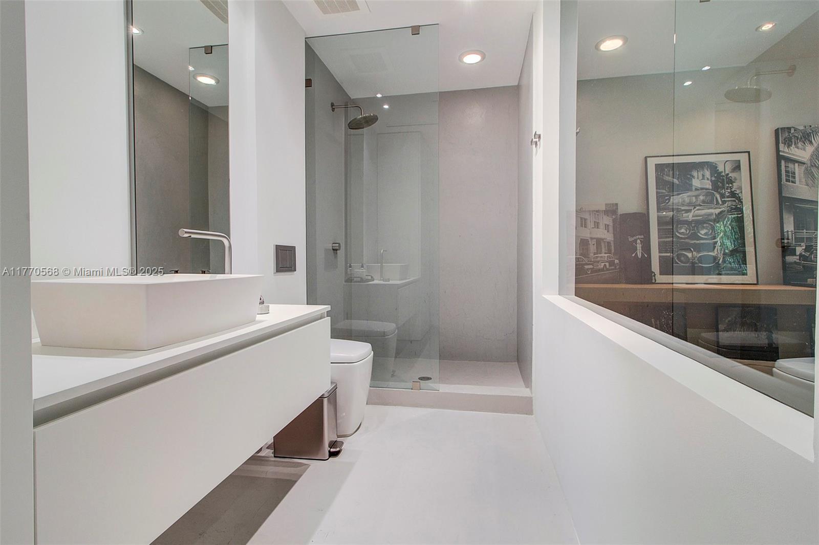 OCEAN HOUSE CONDO - Residential