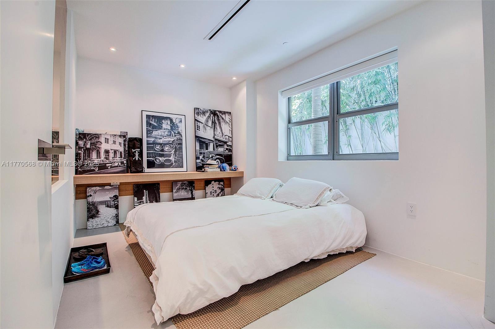 OCEAN HOUSE CONDO - Residential