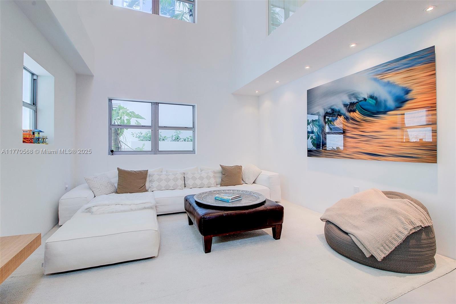 OCEAN HOUSE CONDO - Residential