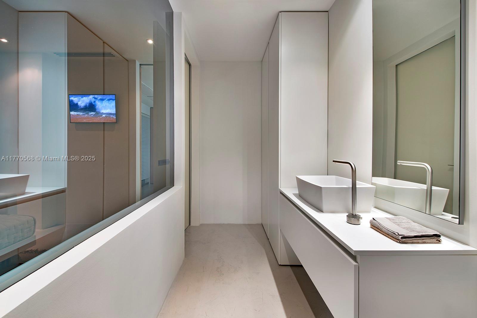 OCEAN HOUSE CONDO - Residential