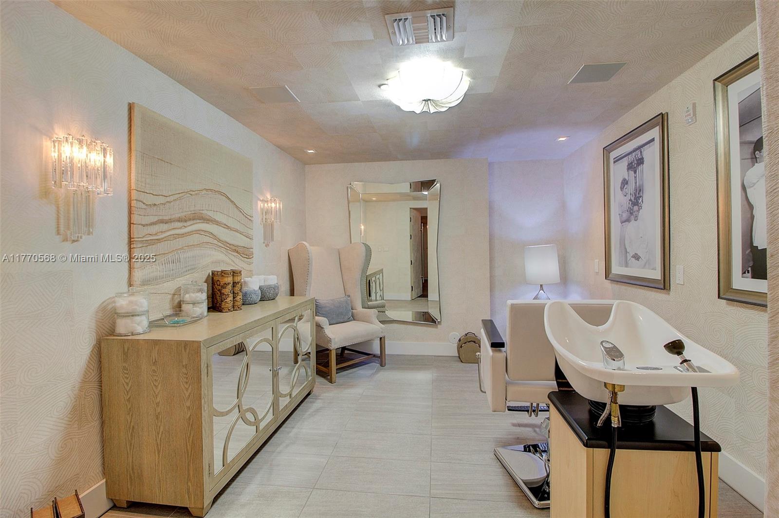 OCEAN HOUSE CONDO - Residential