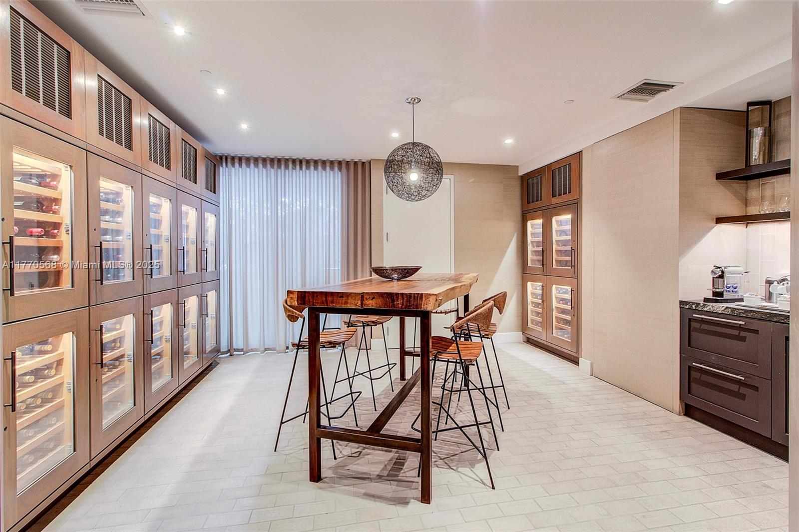 OCEAN HOUSE CONDO - Residential