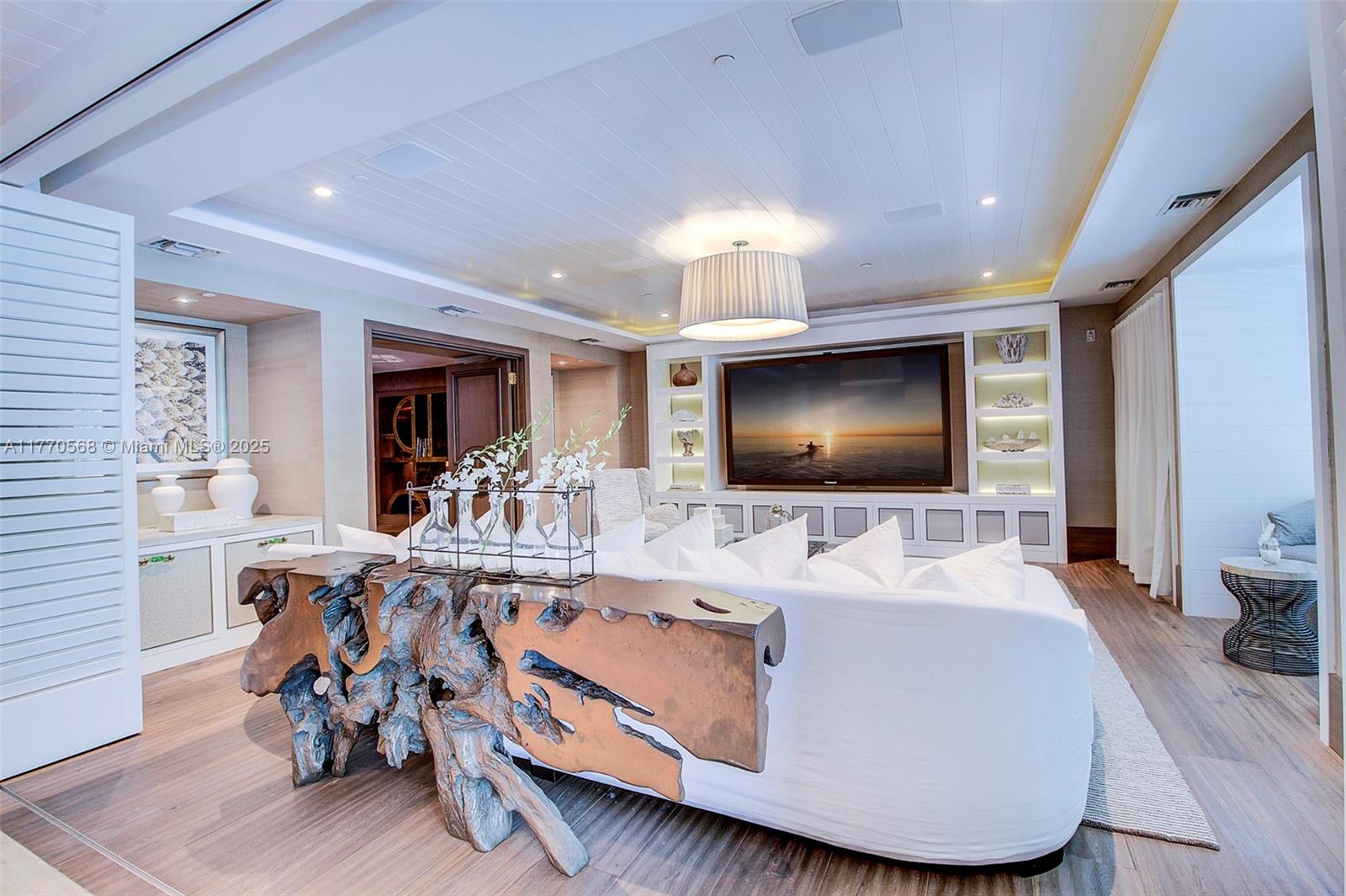 OCEAN HOUSE CONDO - Residential