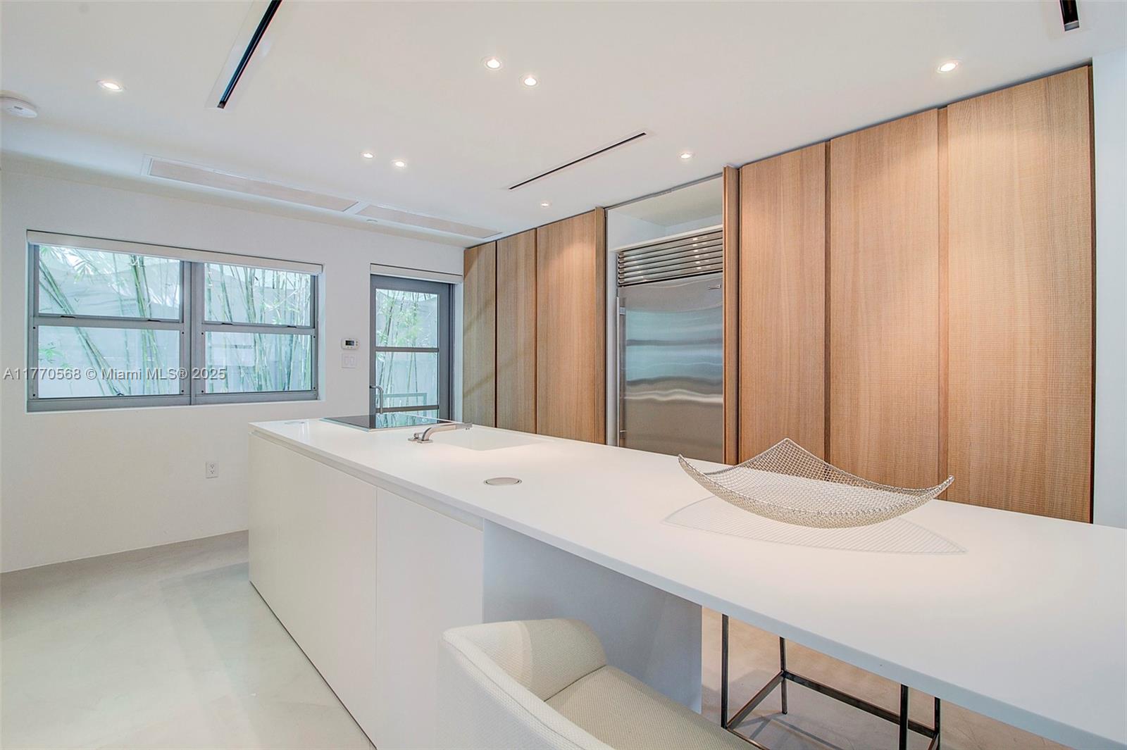 OCEAN HOUSE CONDO - Residential