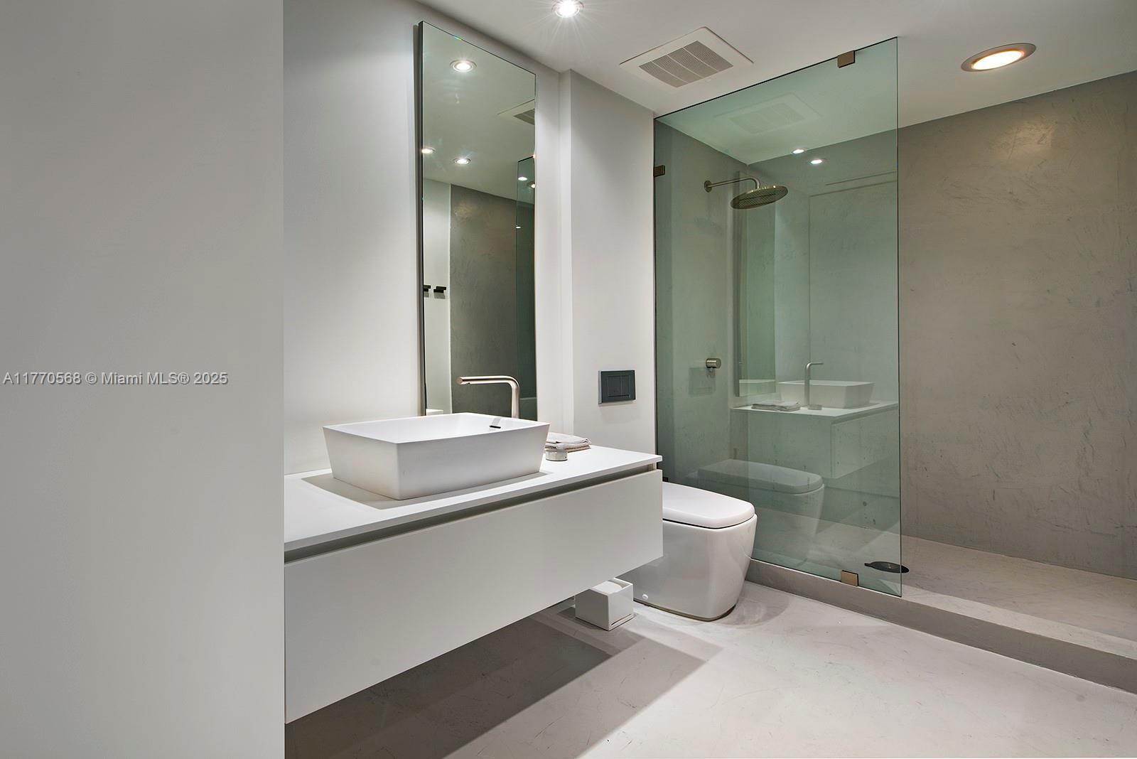 OCEAN HOUSE CONDO - Residential