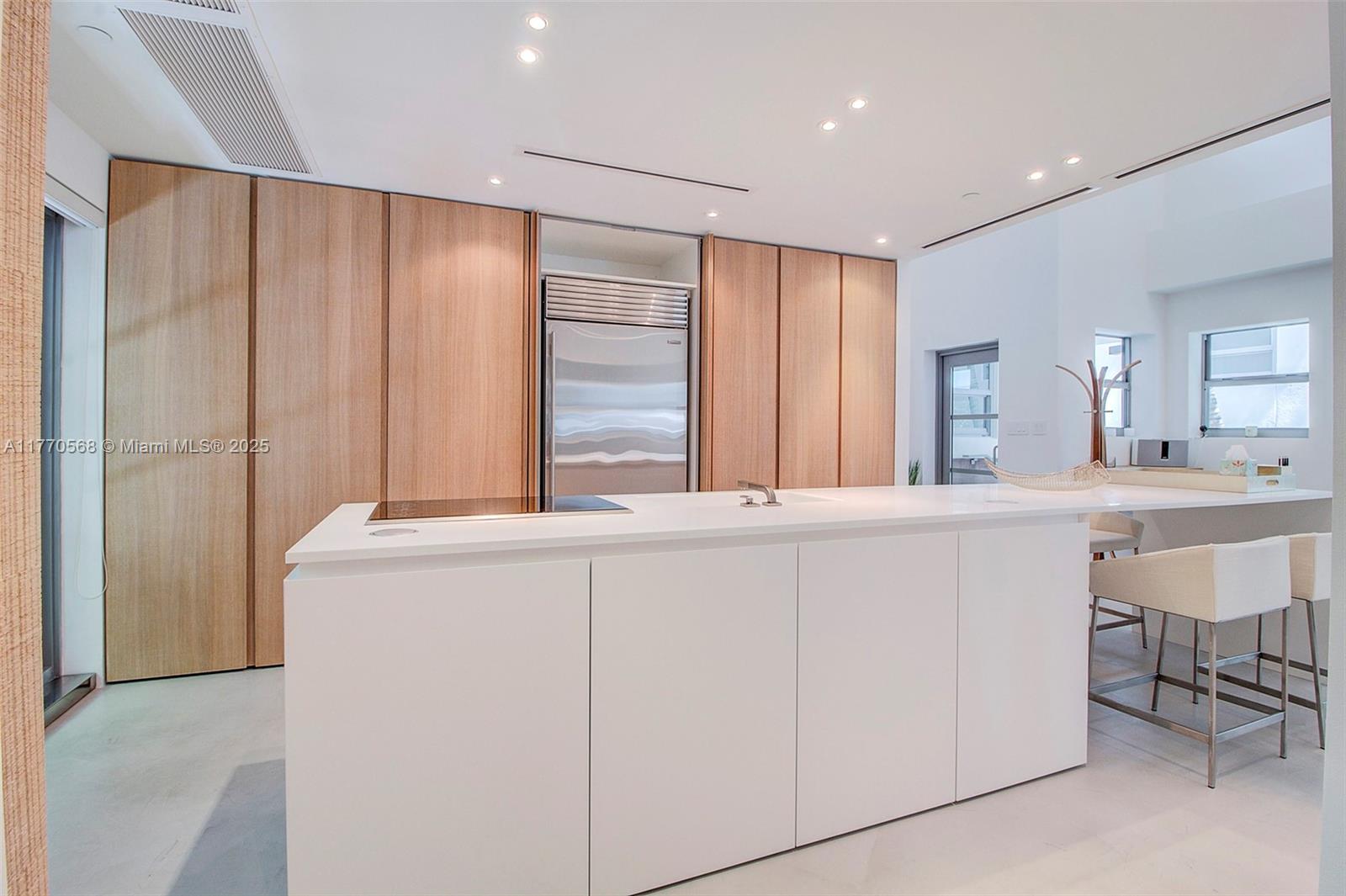 OCEAN HOUSE CONDO - Residential