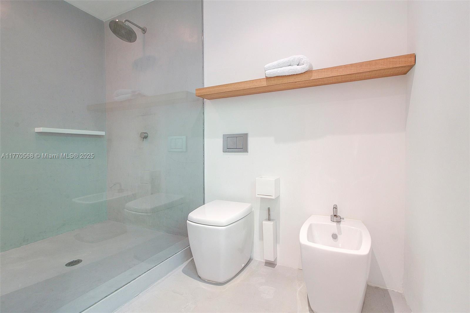 OCEAN HOUSE CONDO - Residential