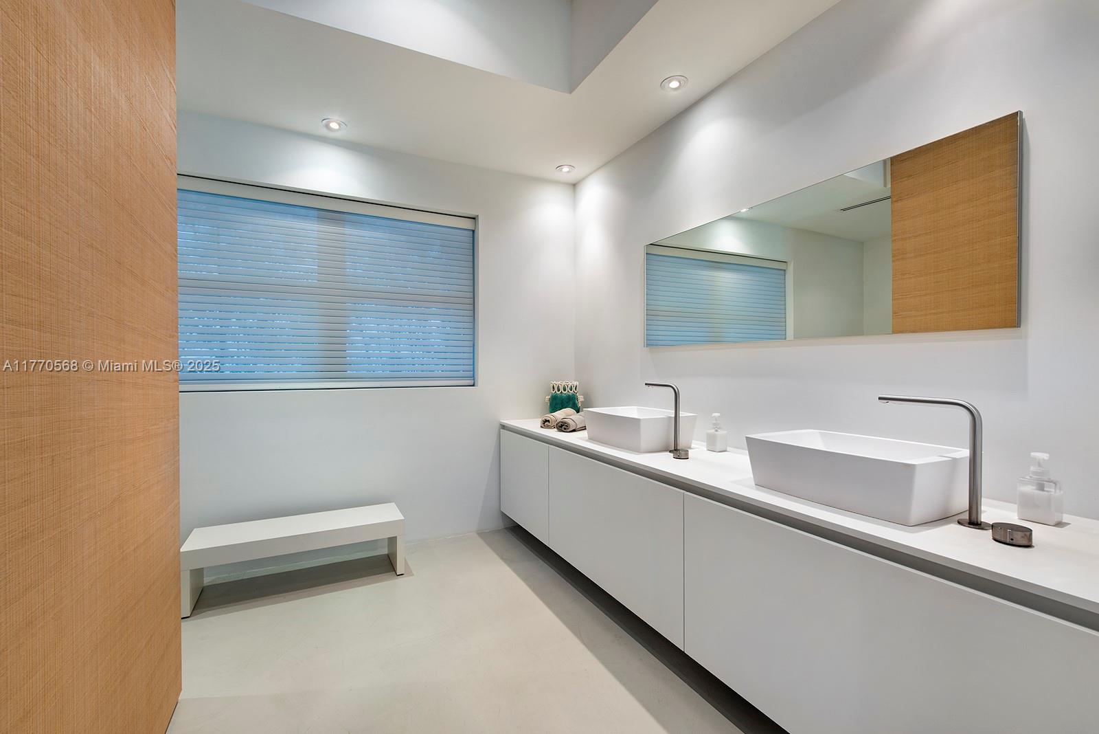 OCEAN HOUSE CONDO - Residential