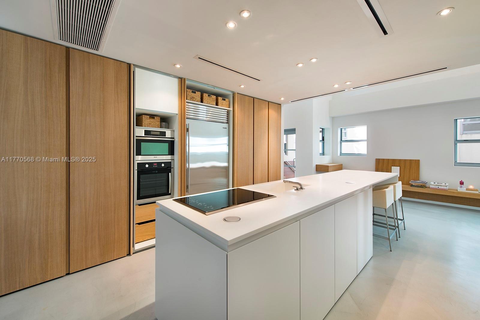 OCEAN HOUSE CONDO - Residential