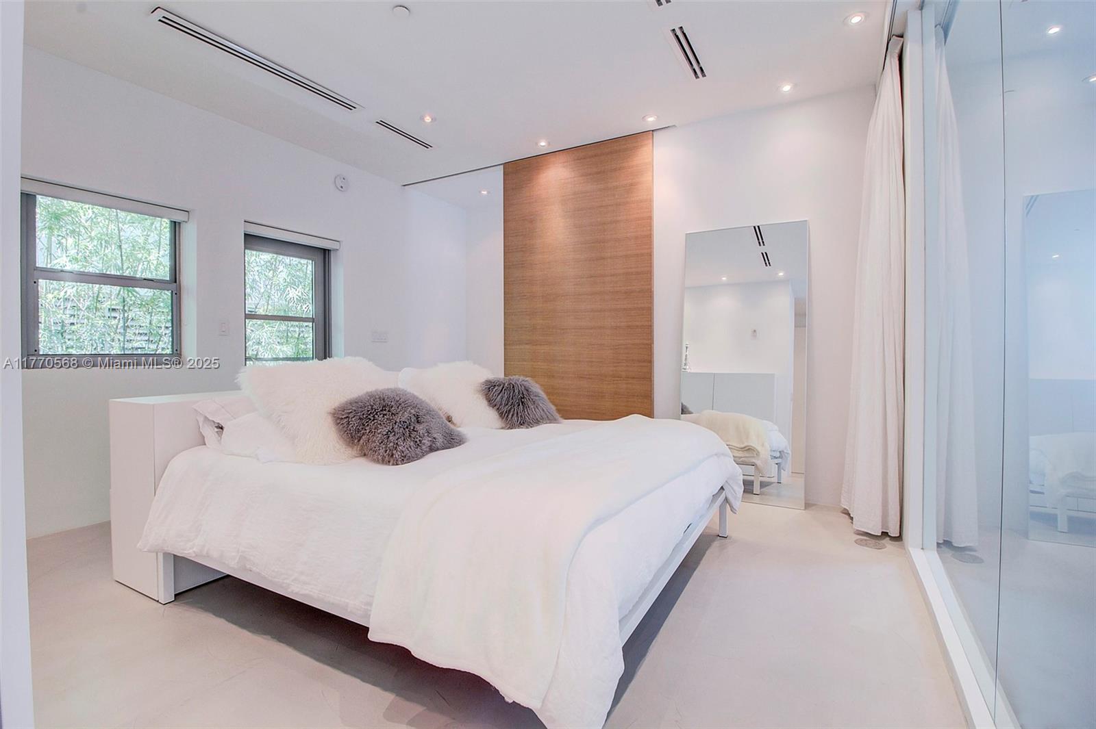 OCEAN HOUSE CONDO - Residential