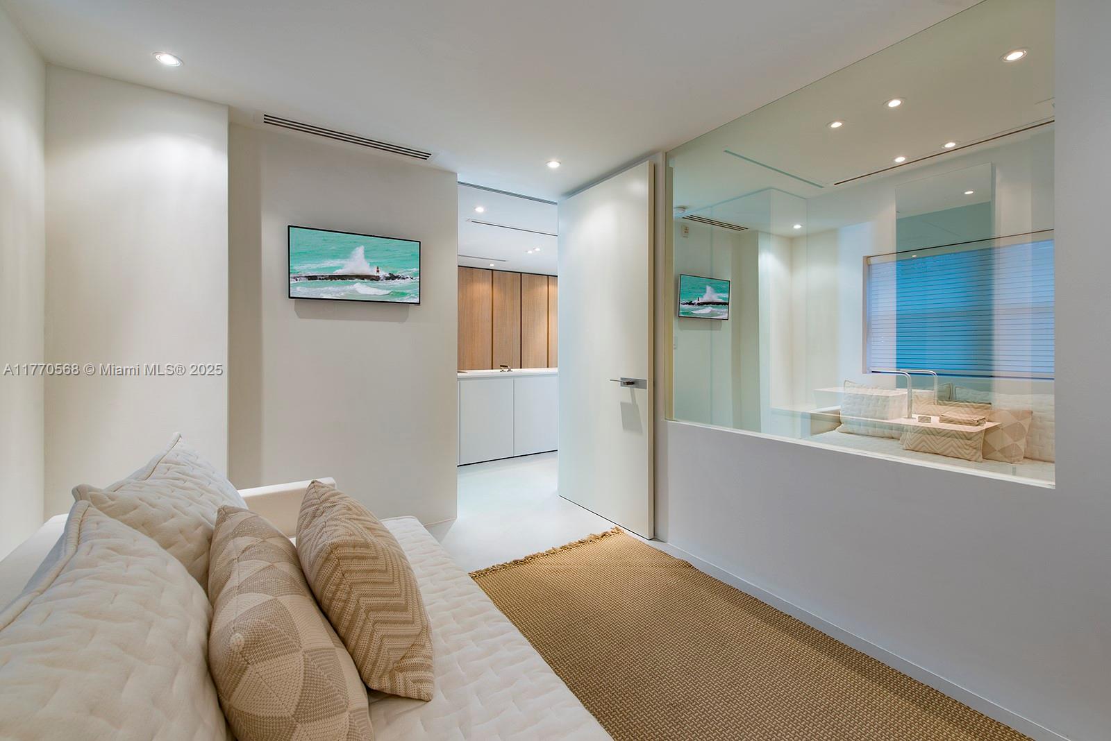 OCEAN HOUSE CONDO - Residential