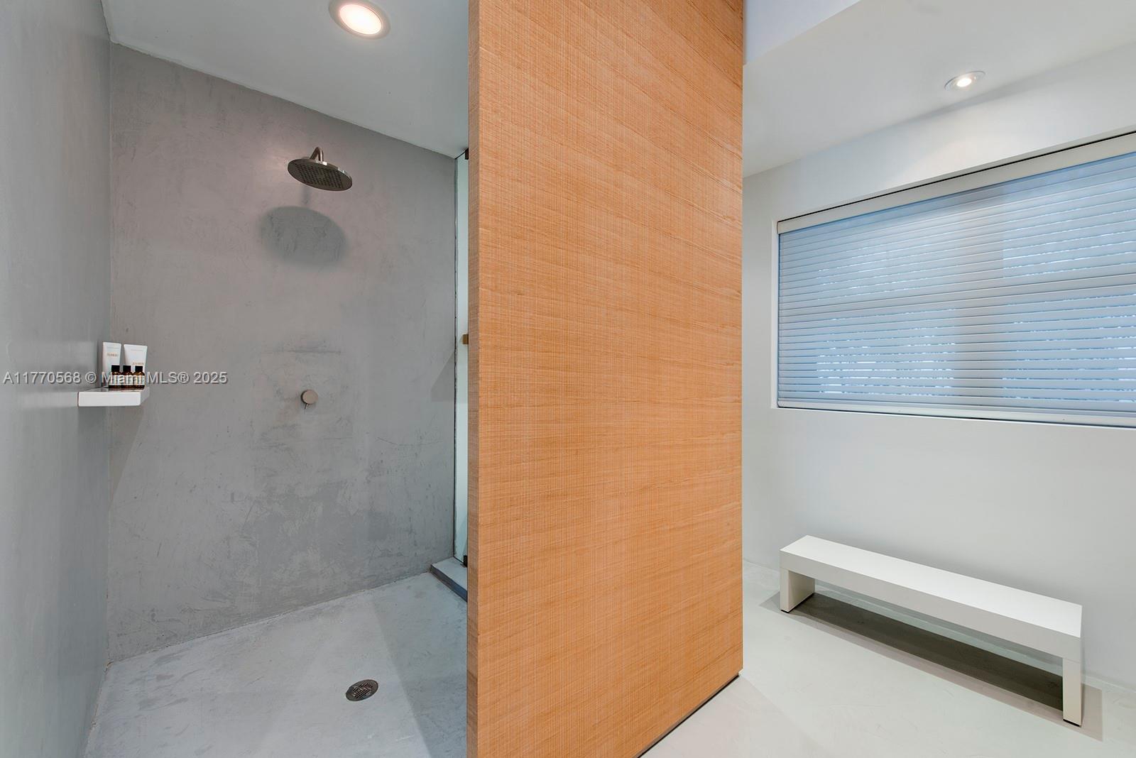 OCEAN HOUSE CONDO - Residential