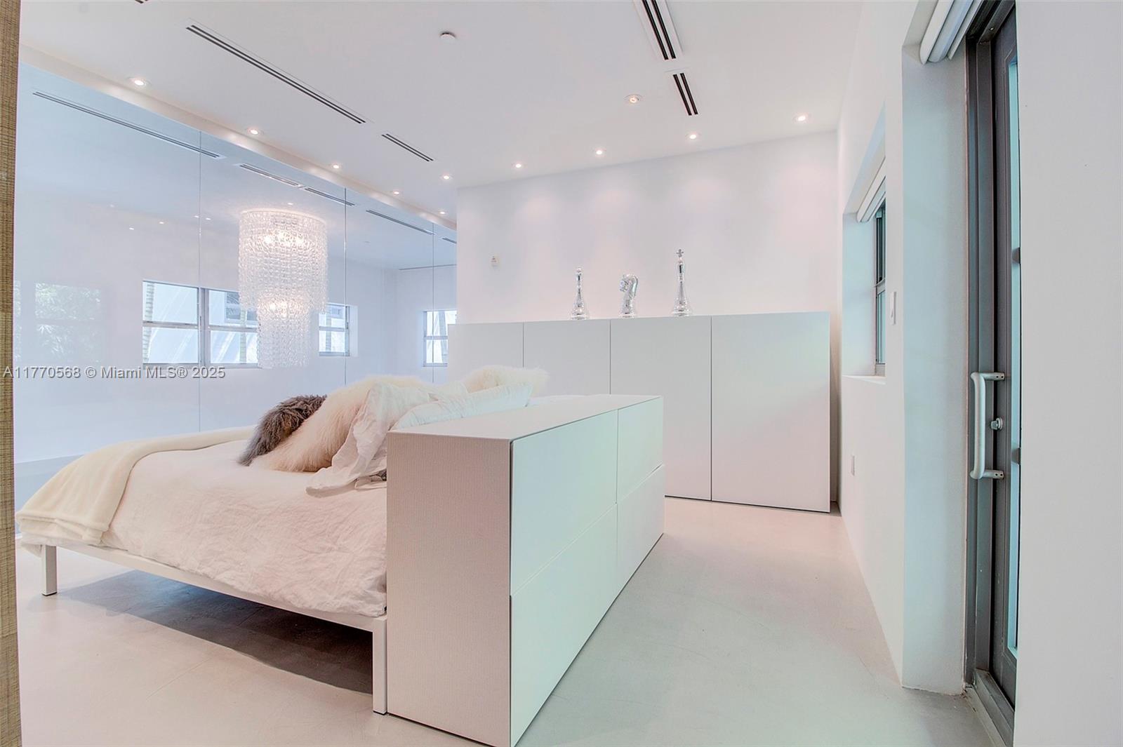 OCEAN HOUSE CONDO - Residential