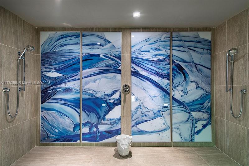 OCEAN HOUSE CONDO - Residential