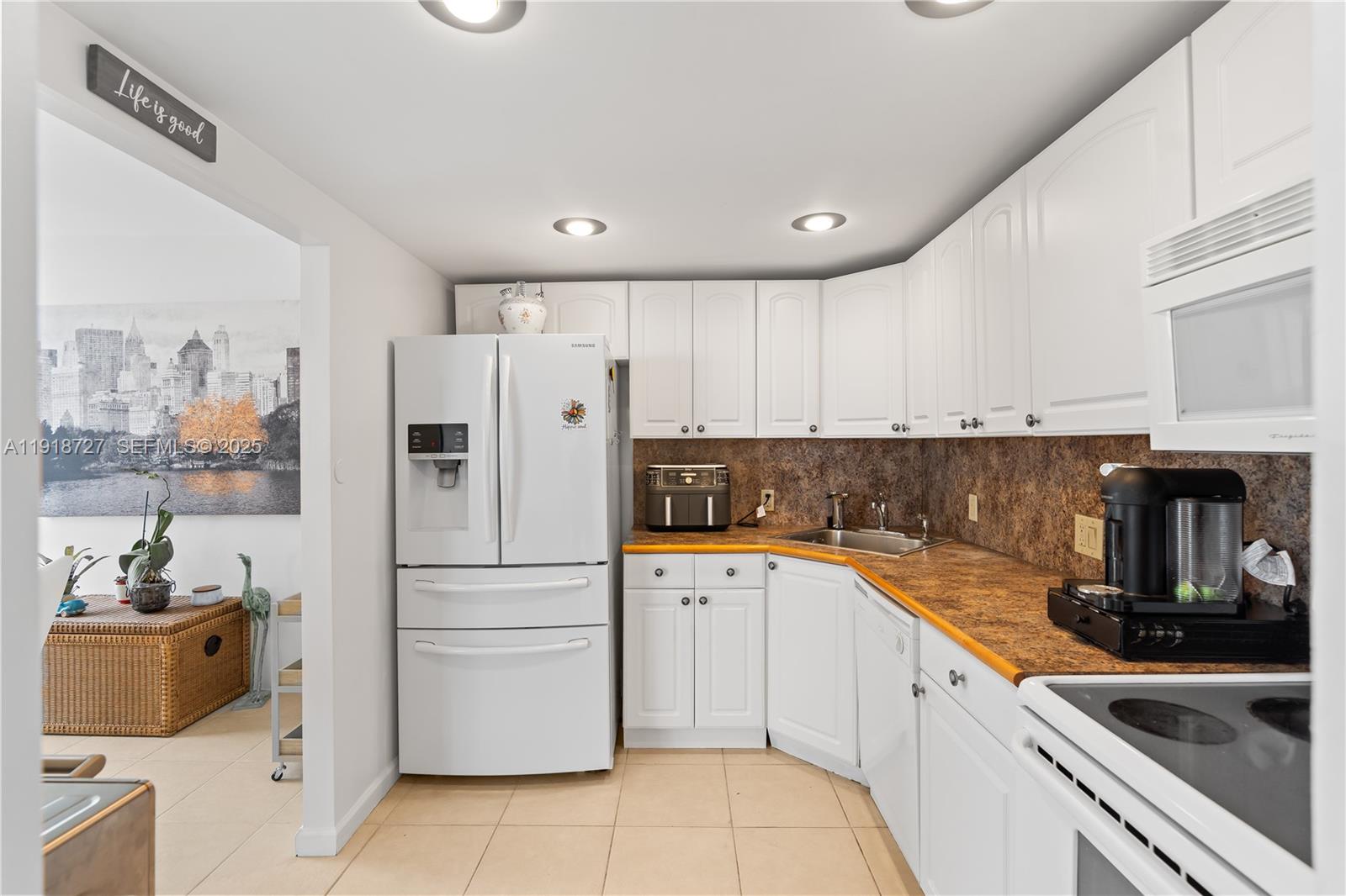 AVENTURA ELDORADO CONDO - Residential