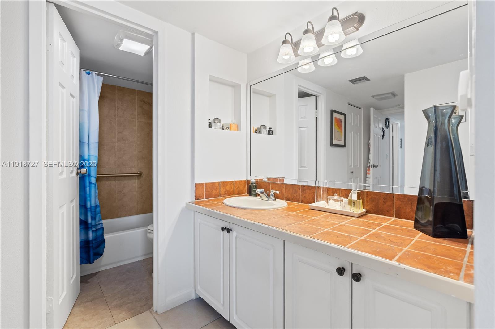 AVENTURA ELDORADO CONDO - Residential