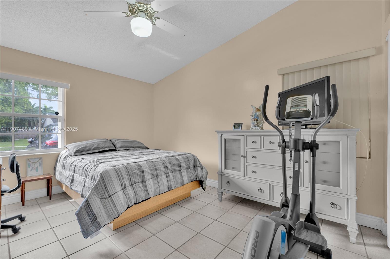 SHORES CALUSA - Residential