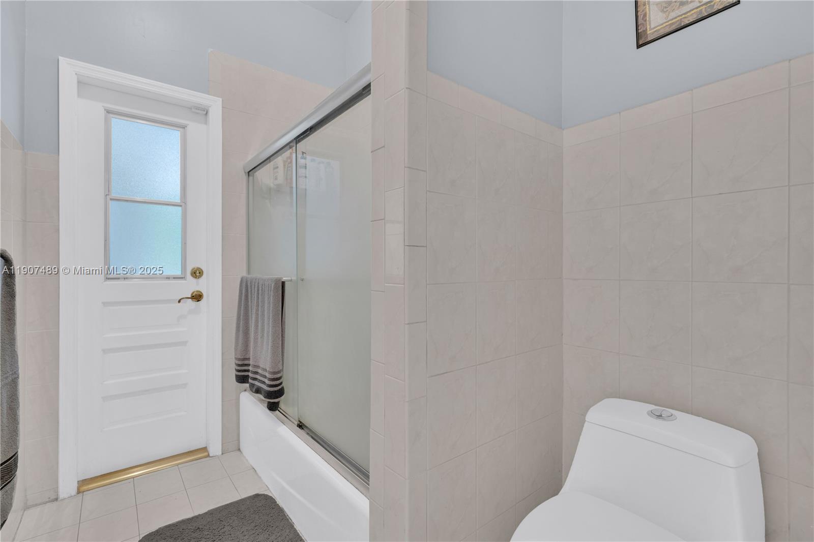 SHORES CALUSA - Residential