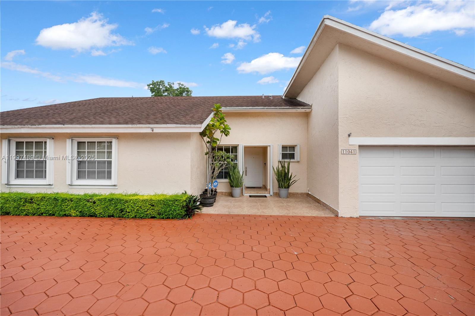 SHORES CALUSA - Residential