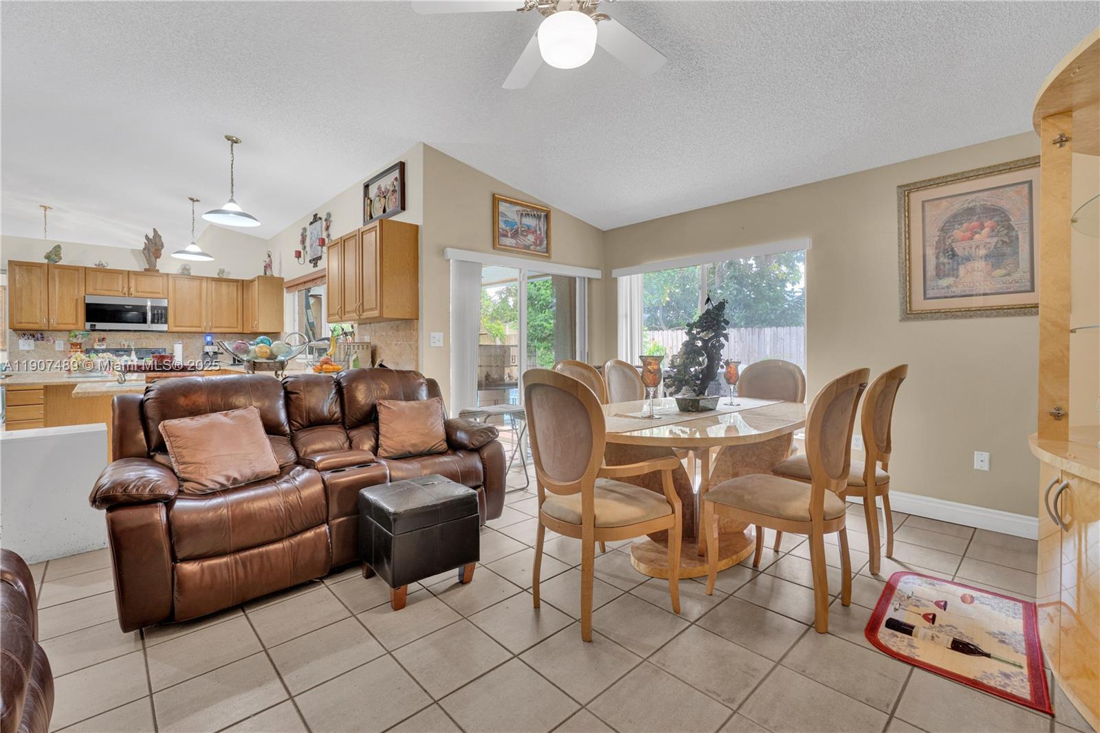 SHORES CALUSA - Residential