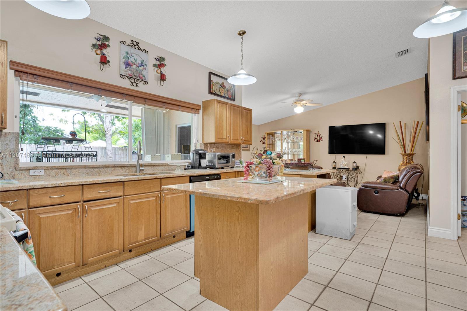 SHORES CALUSA - Residential