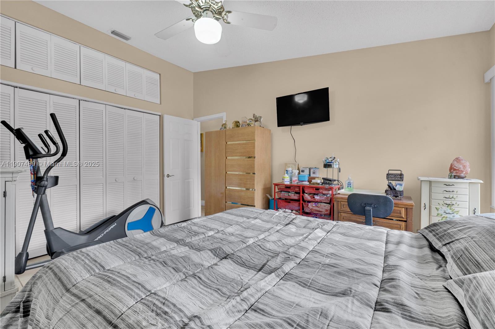 SHORES CALUSA - Residential