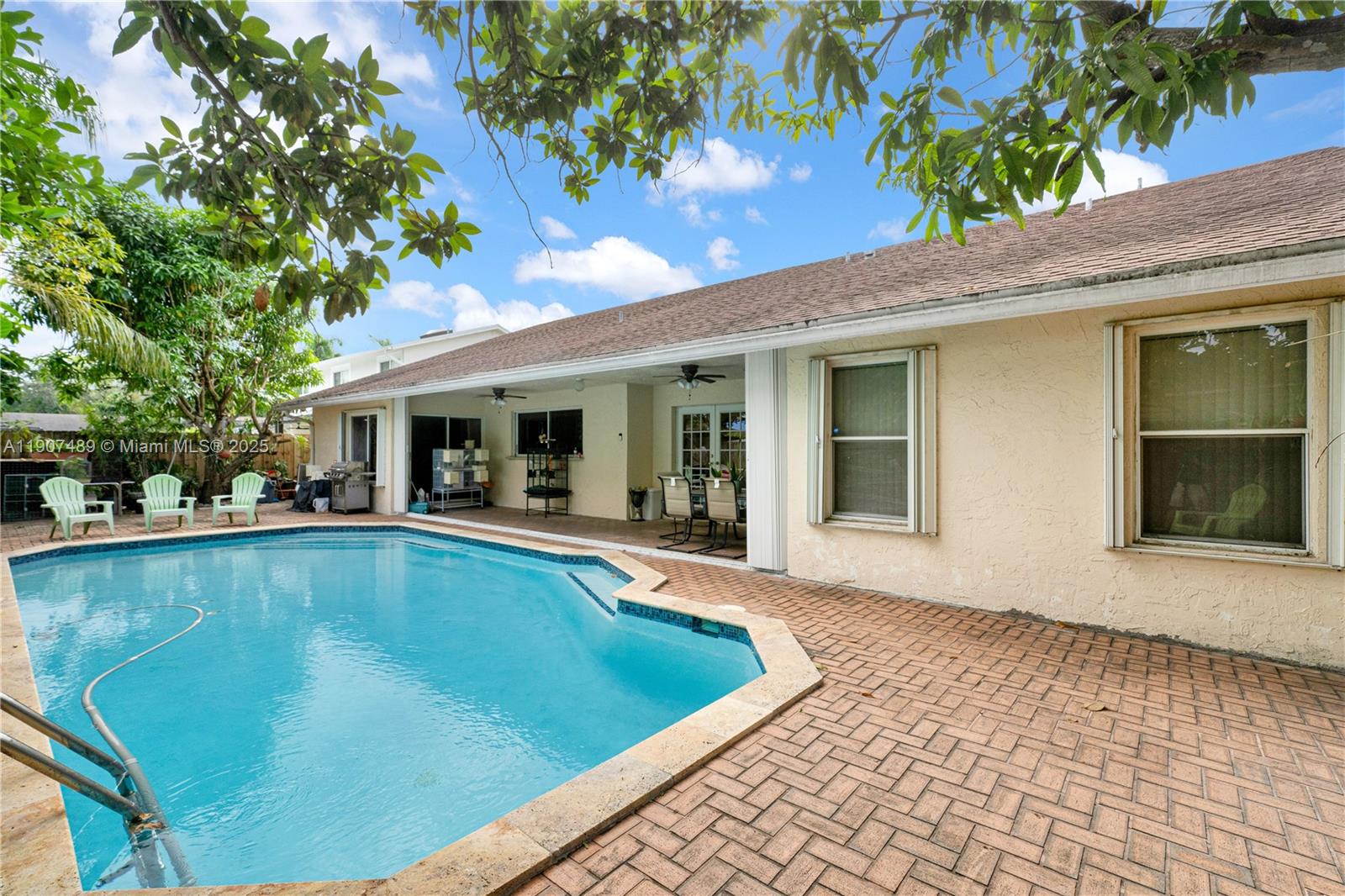 SHORES CALUSA - Residential