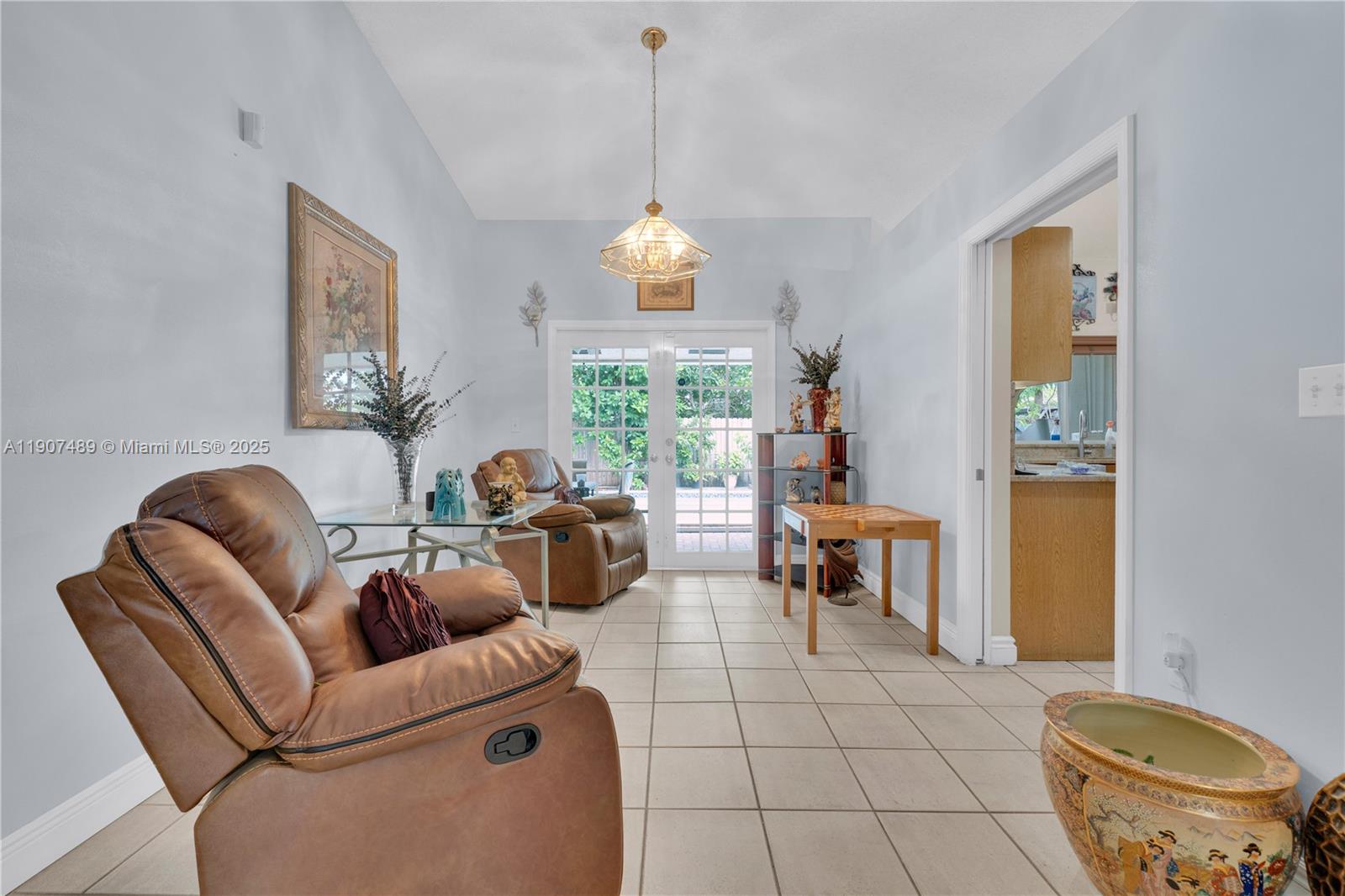 SHORES CALUSA - Residential