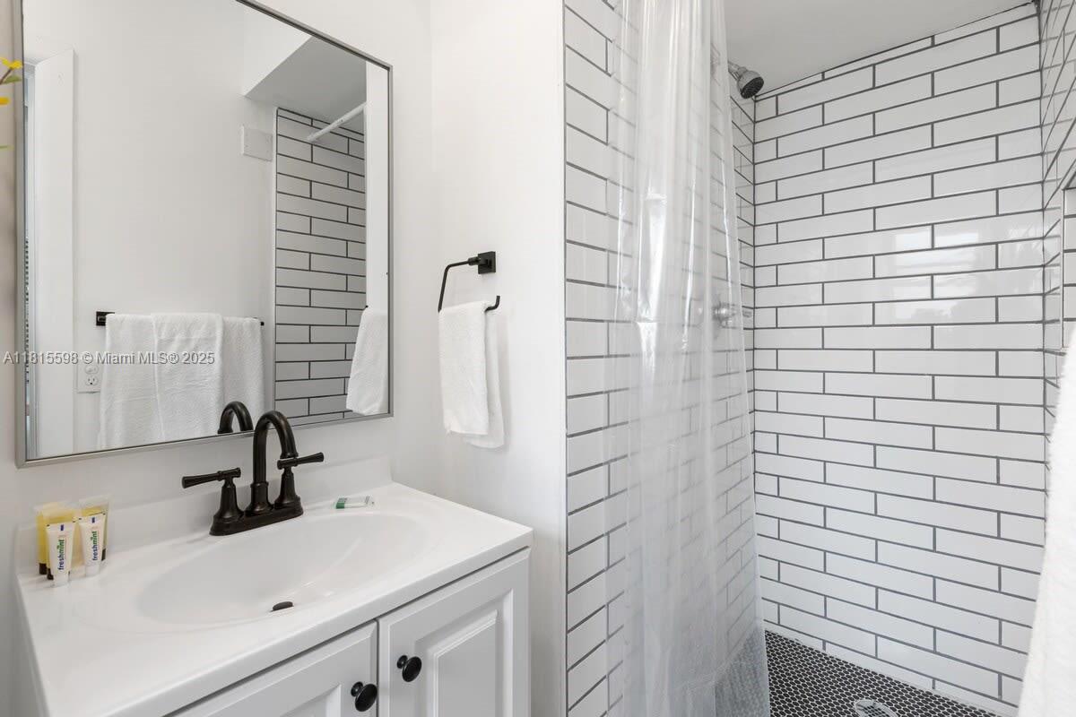 VICTORIA PARK CORR AMEN P - Residential Lease