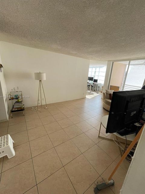 9460 Live Oak Place 309 Davie FL 33324