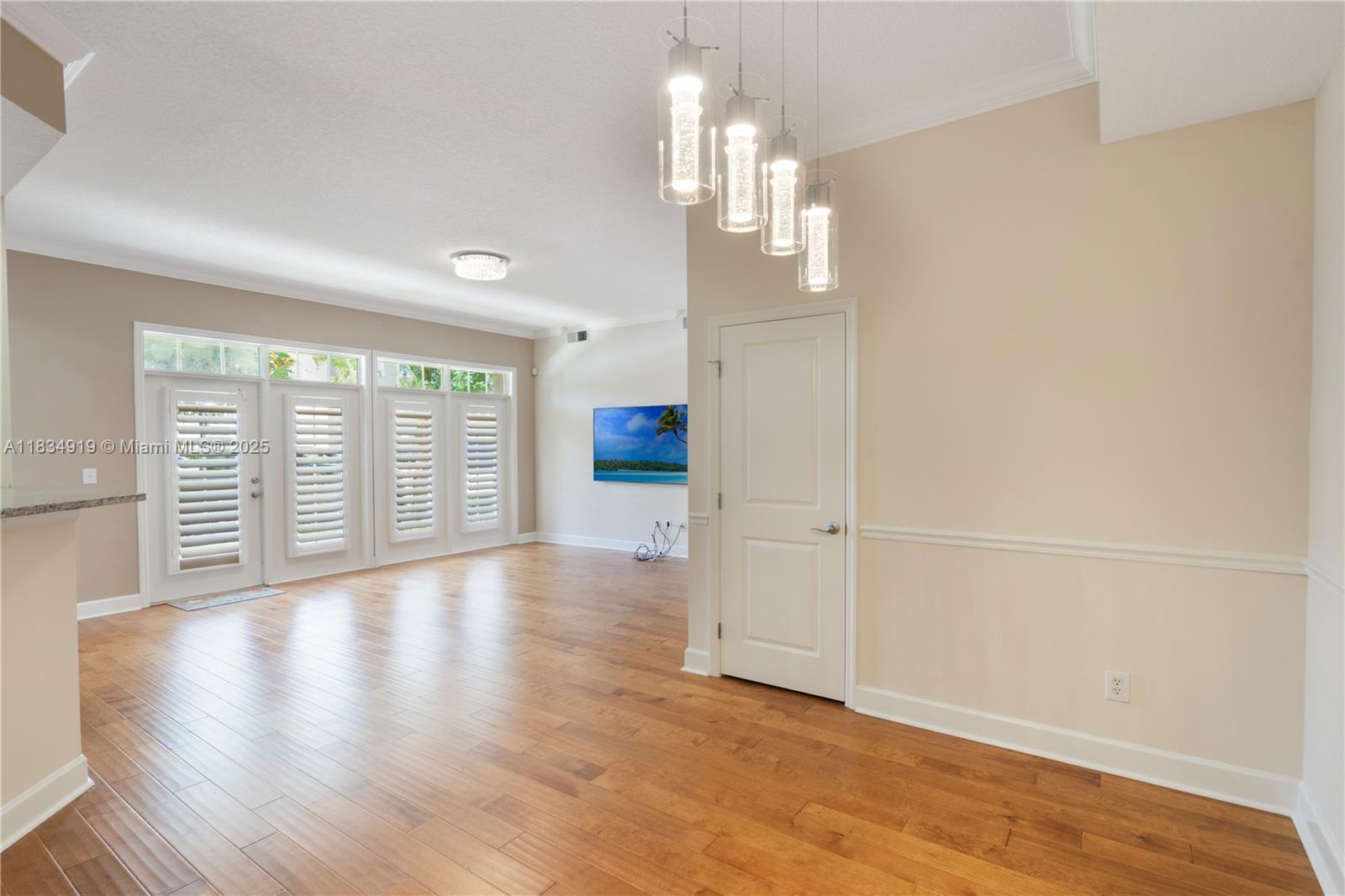 ARTISAN CLUB CONDO PH 2 - Residential