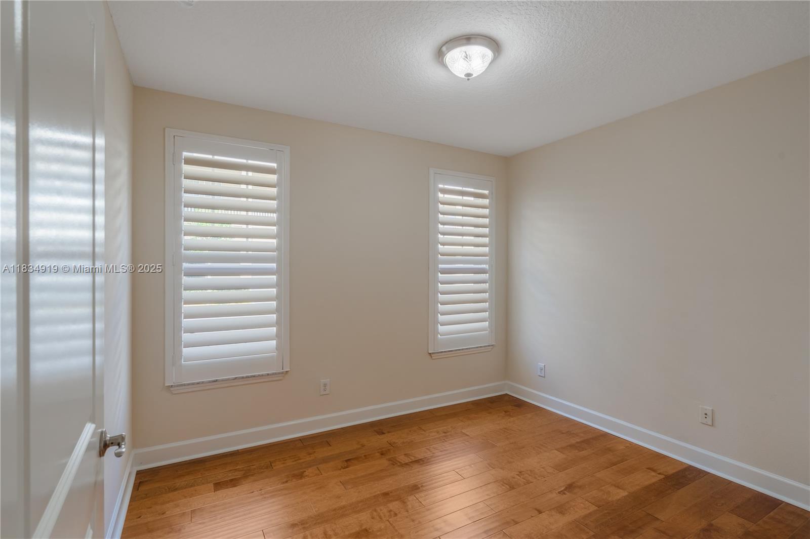 ARTISAN CLUB CONDO PH 2 - Residential