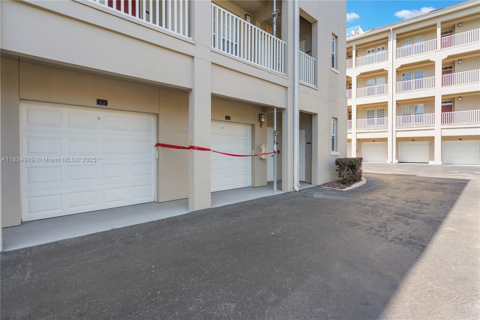 ARTISAN CLUB CONDO PH 2 - Residential