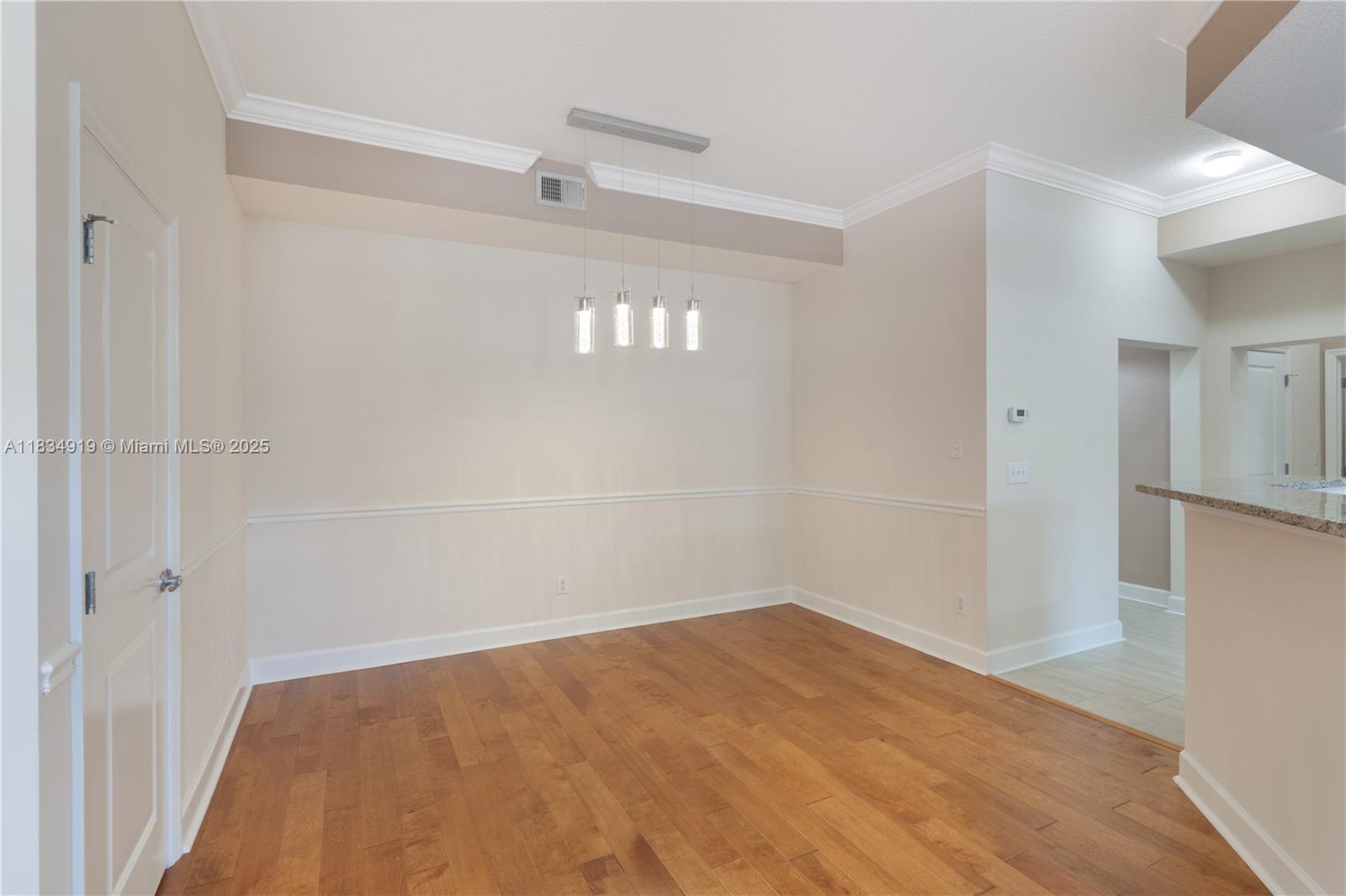 ARTISAN CLUB CONDO PH 2 - Residential